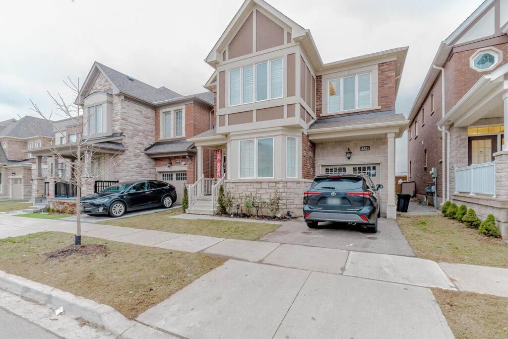 Luxury Basement Apartment In Oakville Esterno foto