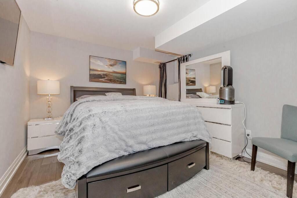 Luxury Basement Apartment In Oakville Esterno foto