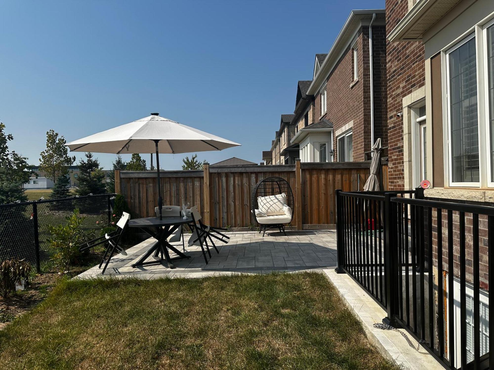 Luxury Basement Apartment In Oakville Esterno foto